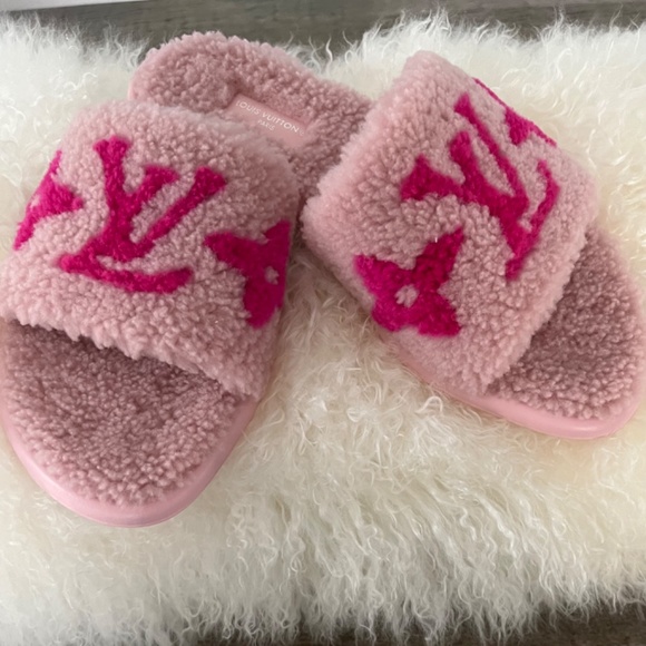 Louis Vuitton Magnetic Mule - Picture 11 of 11